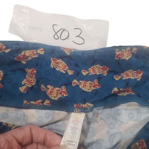 LuLaRoe Tall & Curvy Leggings Womens Blue Fish Pattern Ocean Stretch Pull On - Picture 10 of 10